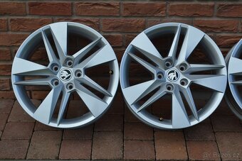 5x112 R17 Hliníkové disky Originál Škoda Superb - 3