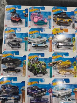 Hot wheels - 3