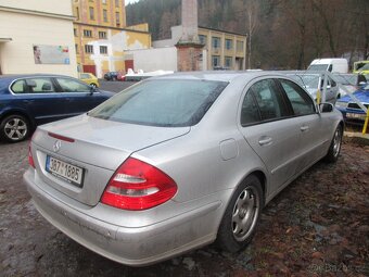 Mercedes Benz 220 - 3