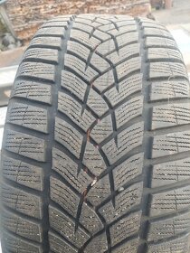 Pneu zimní 245 45 18 Good Year - 3