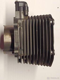 Válec Suzuki DR 650 - 3