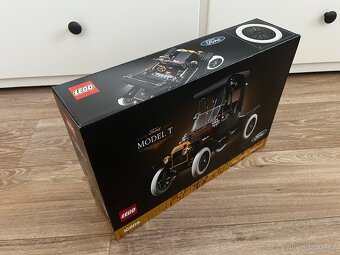 LEGO® Icons 11376 Ford Model T - 3