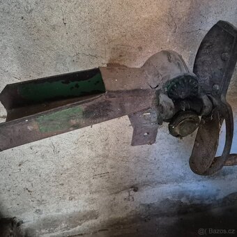 Řezačka na kopřivy - 3