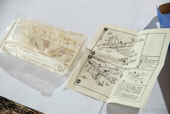 prodám model ruského letadla 1/72 - 3