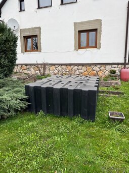 NÁDRŽ NA DEŠŤOVOU VODU - PLOCHÁ AQUA 3000 L - 3