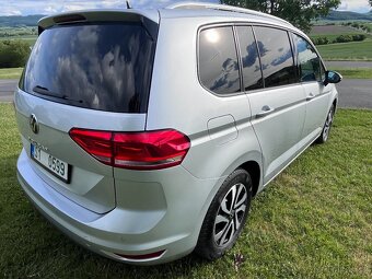 Volkswagen Touran 1,5 Tsi ACTIVE 2022 92 300 km - 3