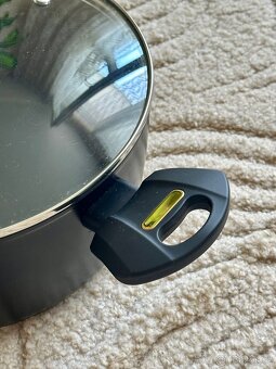 hrnec Russell Hobbs - 3
