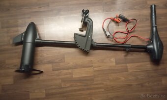 Rybářský člun s elektrickým motorem - 3