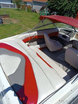 Motorová loď Crownline 180 + přívěs - 3
