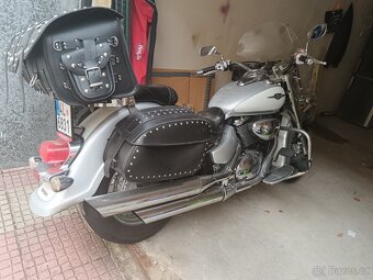 Suzuki Intruder C800 - 3