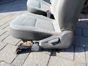 Mitsubishi L200 sedacky - 3