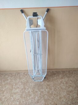 jako nový žehlicí prkno - délka 120cm-výška 95cm - 3
