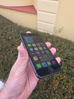 Apple iPhone 8 64GB černý - 3