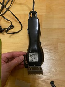 zastřihovač vlasů a vousů se 4 nástavci - 3