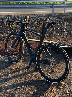 Karbonové silniční kolo - 3