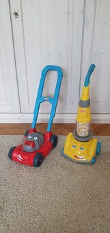 Dětský vysavač Playskool – jezdí a "uklízí" - 3