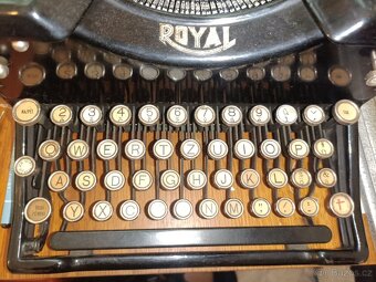 Psací stroj Royal 10 - 3