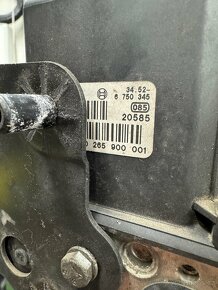 Prodám abs kostku 001 na bmw e39 - 3