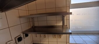 2× nástěnná nerezová police –š 80 cm a 90 cm, výborný stav - 3