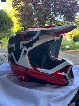 Fox v1 helma - 3