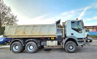 6x4 Iveco Trakker sklápěč - 3