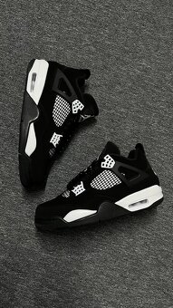 Nike Air Jordan 4 Retro "White Thunder" - 3