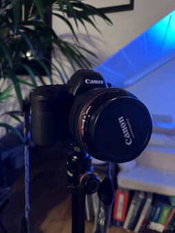 Tělo Canon EOS 5D Mark IV černé, TOP stav - bez závěrky 3000 - 3