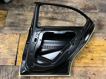 MERCEDES A W176 2012-2018 DVEŘE PRAVÉ ZADNÍ  NOVÉ ORIGO - 3