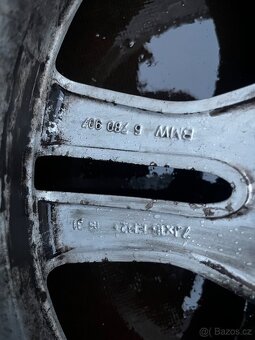 Zimní kola BMW 205/55/16 pneu téměř nové - 3