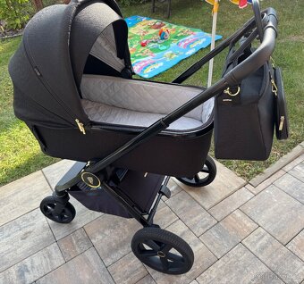 Kombinovaný kočárek VENICCI Upline All Black - 3