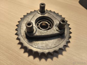 Jawa 90 - rozeta, karburátor a znak na nádrž - 3