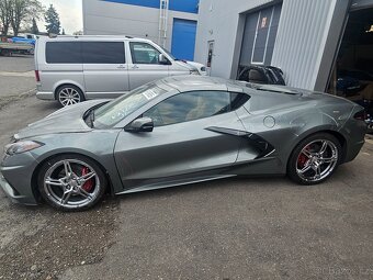 Chevrolet Corvette - 3