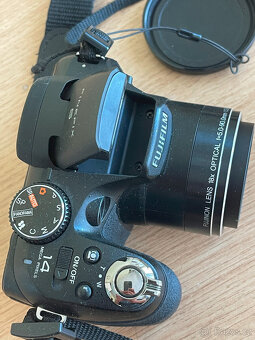 Fuji FinePix S2960, 18x zoom, 14Mp - 3