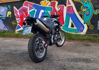 Aprilia Pegaso 650 Trail - 3