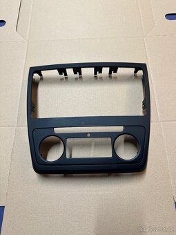 Rámeček rádia Škoda Yeti - 3