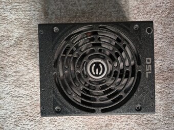 EVGA 750 G2 komplet balení - 3