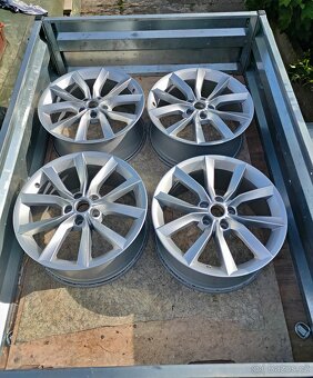 Zánovní kola 18” Modus originál Škoda 8jx18, et 44, 5x112 - 3