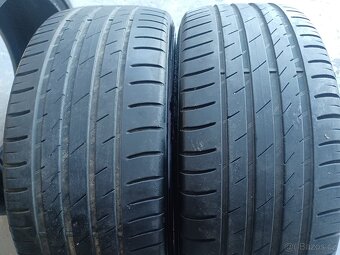 225/40/18 letni 2kusy vzorek 6mm - 3