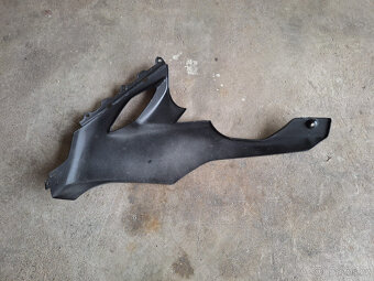 Kawasaki ZX-10R, 2008 - 10, Pravá kapotáž - 3