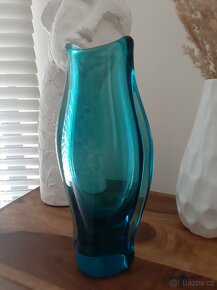 Tyrkysová váza z hutního skla - Miloslav Klinger - 3