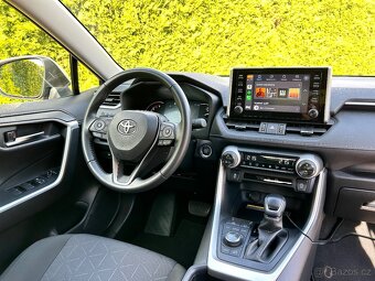 Toyota RAV4 2.0 4x4, ČR 2020, zánovní naj. jen 30 000km - 3