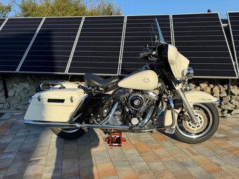 Harley Davidson FLHTC Electra Glide Classic Police - 3