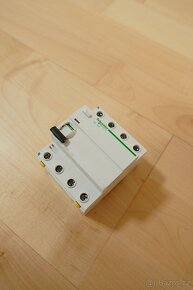 Proudový chránič Schneider Electric Acti9 4P 40A 30mA AC A9Z - 3