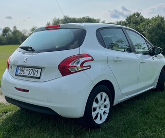 Peugeot 208 - 3