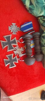 Vyznamenání a Razitka - 3