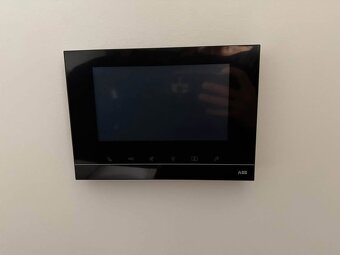 ABB Panel dotykový s displejem 7"" černá - 3