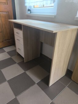 Prodám stolek na PC nebo jako psací stůl - 3