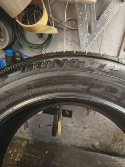 Dunlop Enasave EC300+ 215/60 R17 96H - 3