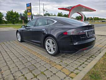 Tesla Model S85D Nabíjení zdarma - 3