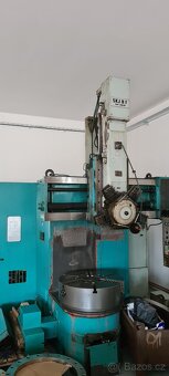 Vertikální soustruh TOS Hulín SKJ 8 F - 3